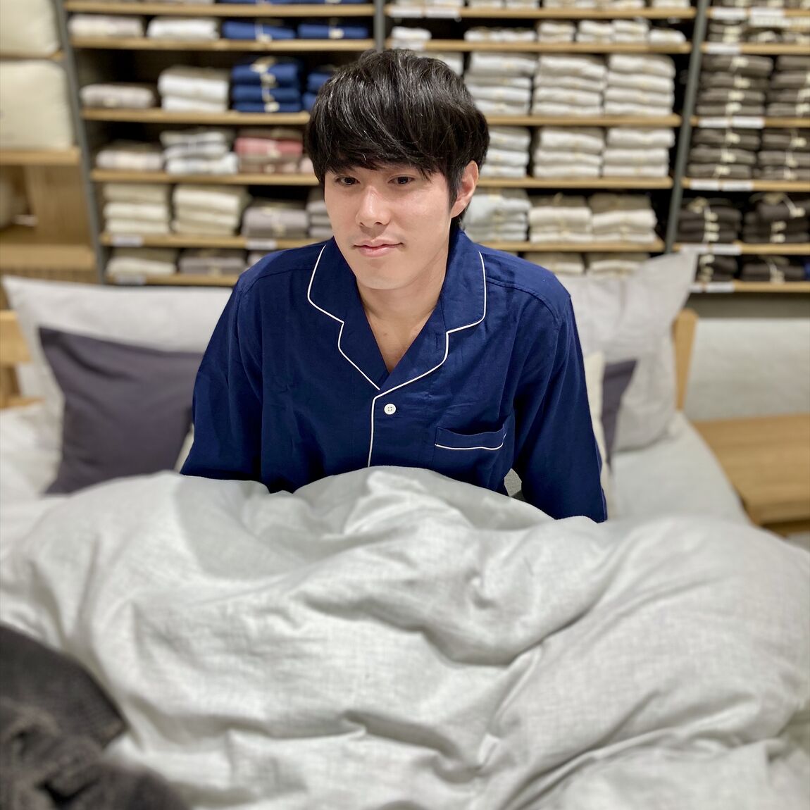 新品　イヴドローム　コットン　パジャマ　ミッドナイト　ブルー　長袖　レース 阪急西宮ガーデンズ】脇に縫い目のない 二重ガーゼ長袖パジャマ｜無印